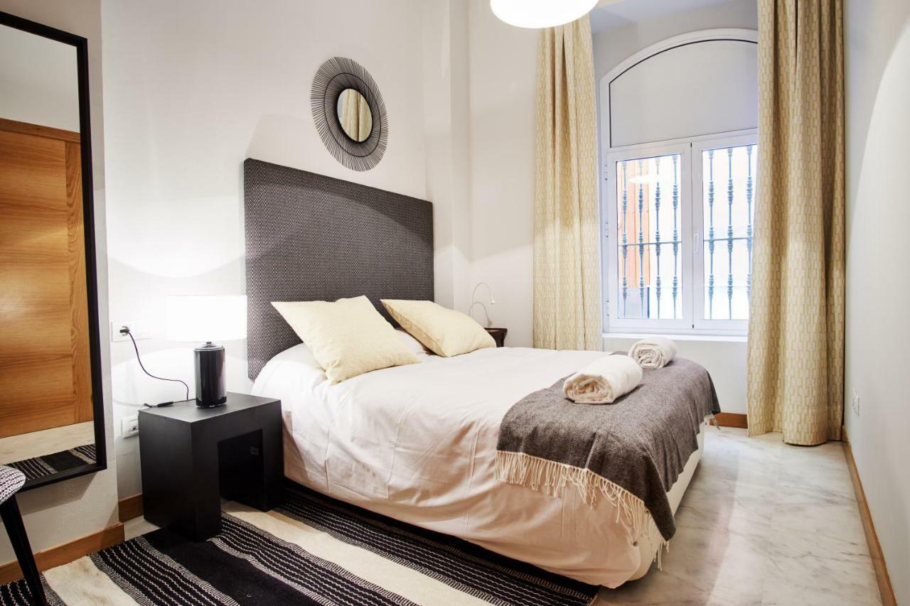 Arenal Carreteria Deluxe Suites By Valcambre Σεβίλλη Εξωτερικό φωτογραφία