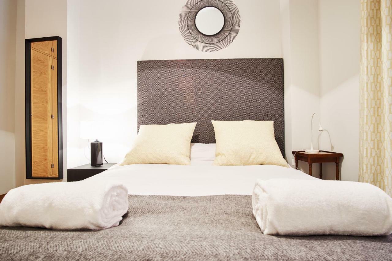 Arenal Carreteria Deluxe Suites By Valcambre Σεβίλλη Εξωτερικό φωτογραφία