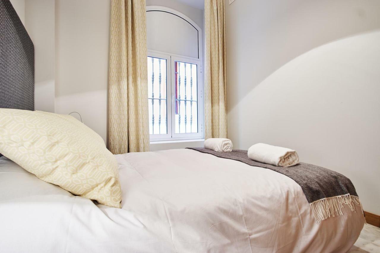 Arenal Carreteria Deluxe Suites By Valcambre Σεβίλλη Εξωτερικό φωτογραφία
