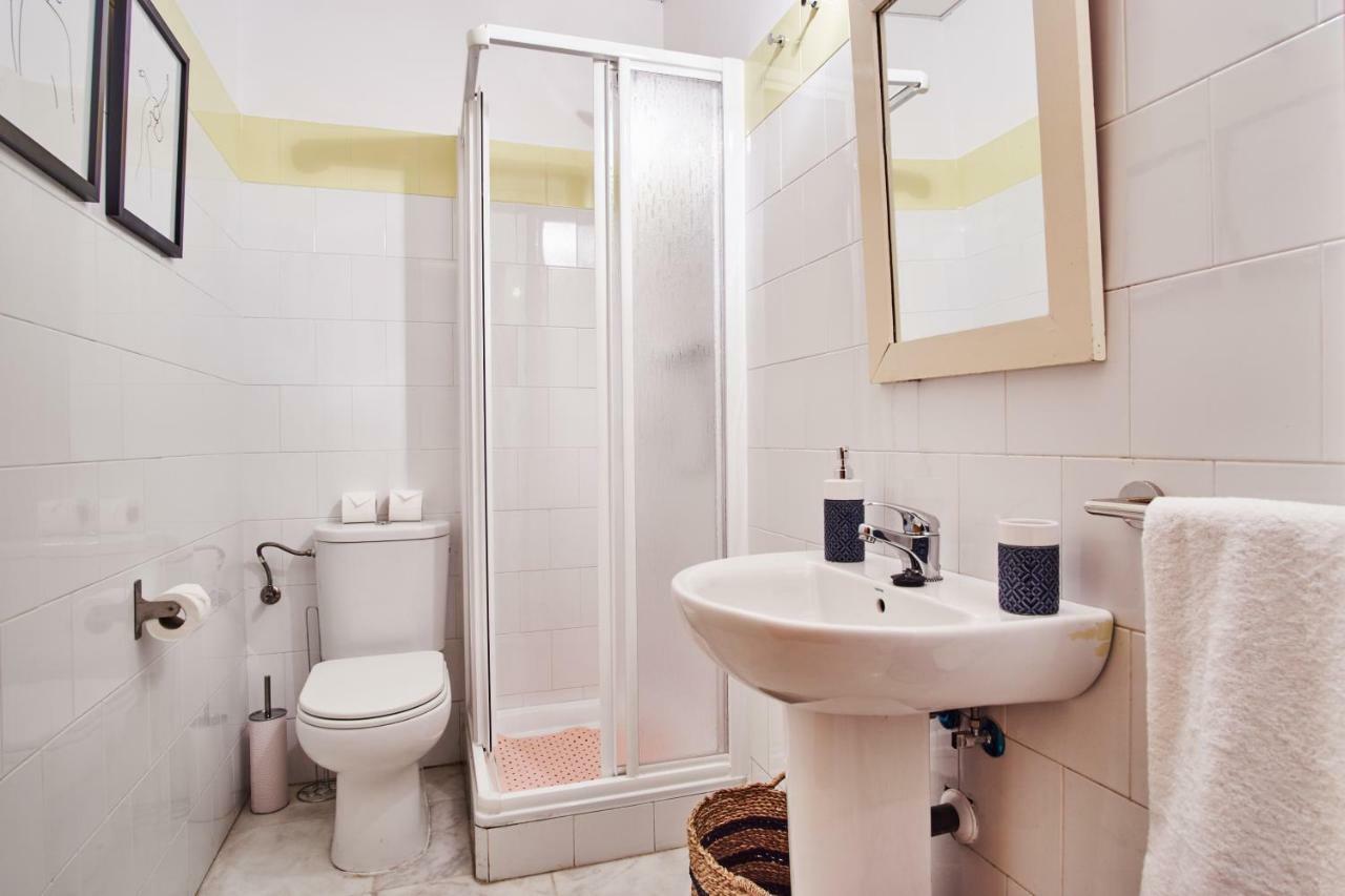 Arenal Carreteria Deluxe Suites By Valcambre Σεβίλλη Εξωτερικό φωτογραφία